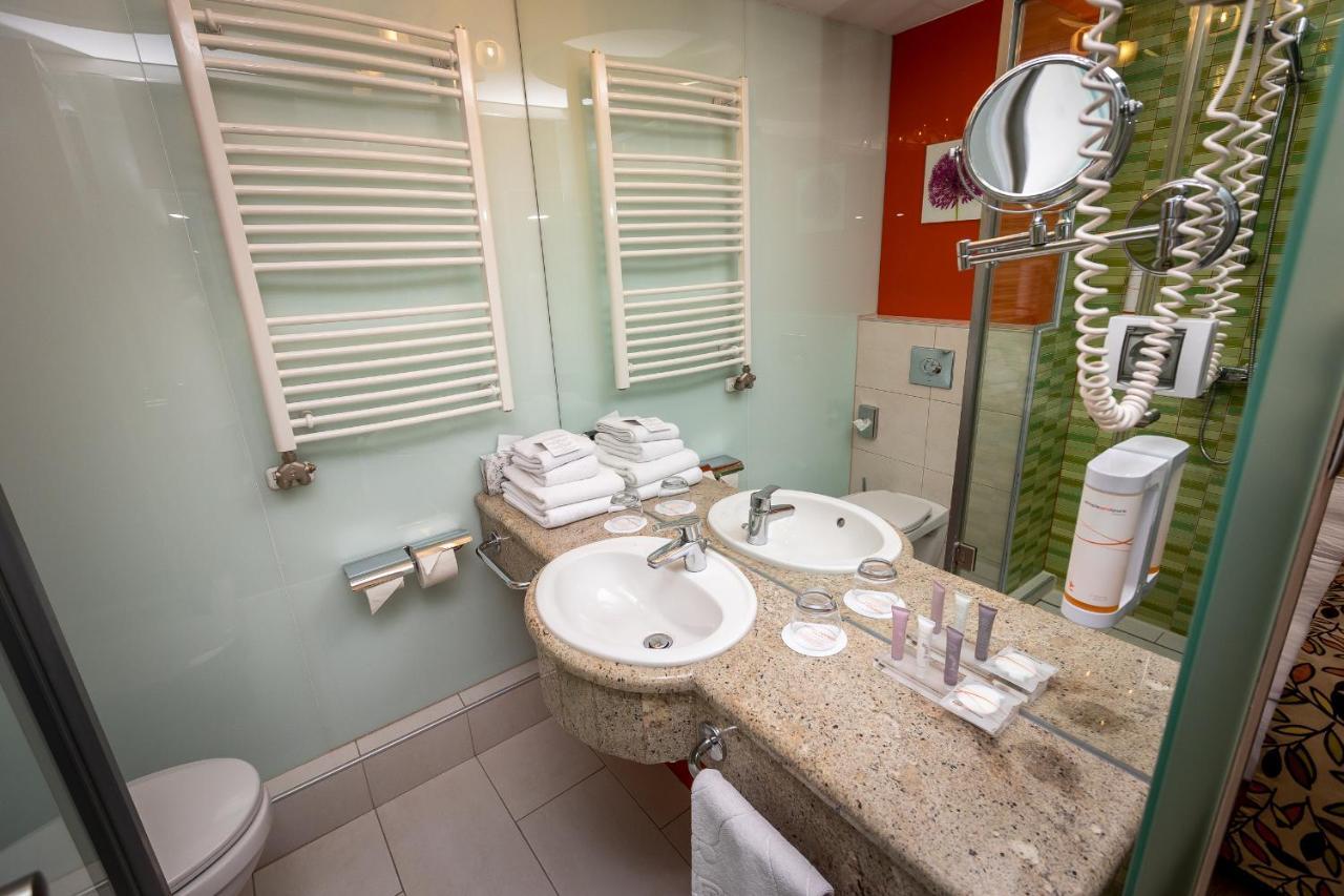 Hotel Sopron Bagian luar foto