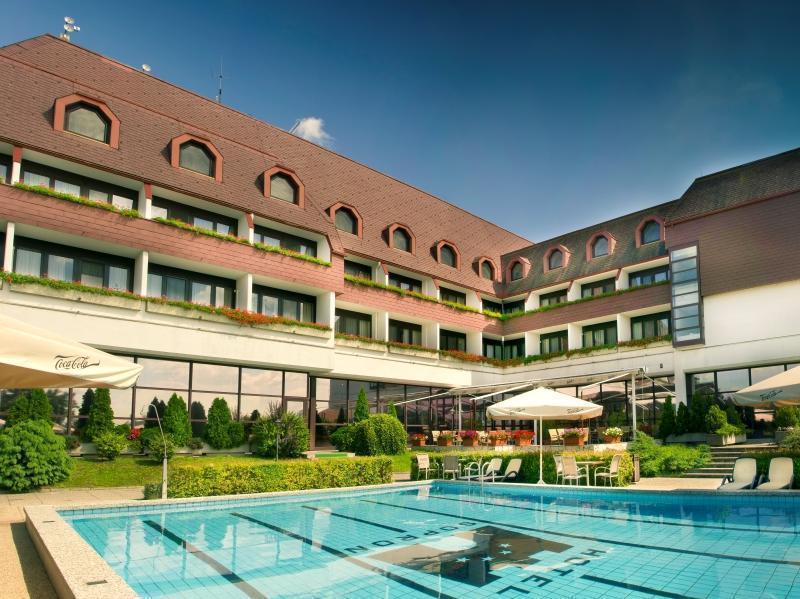 Hotel Sopron Bagian luar foto
