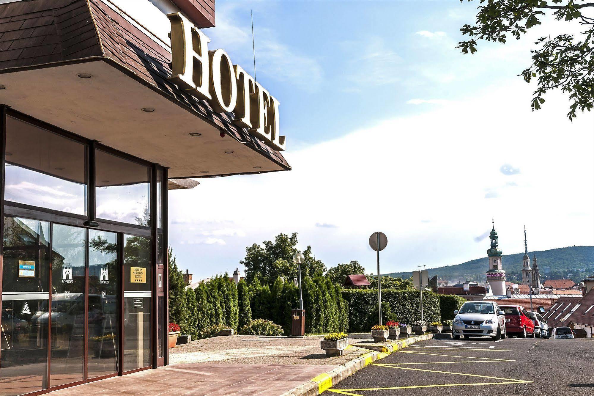 Hotel Sopron Bagian luar foto