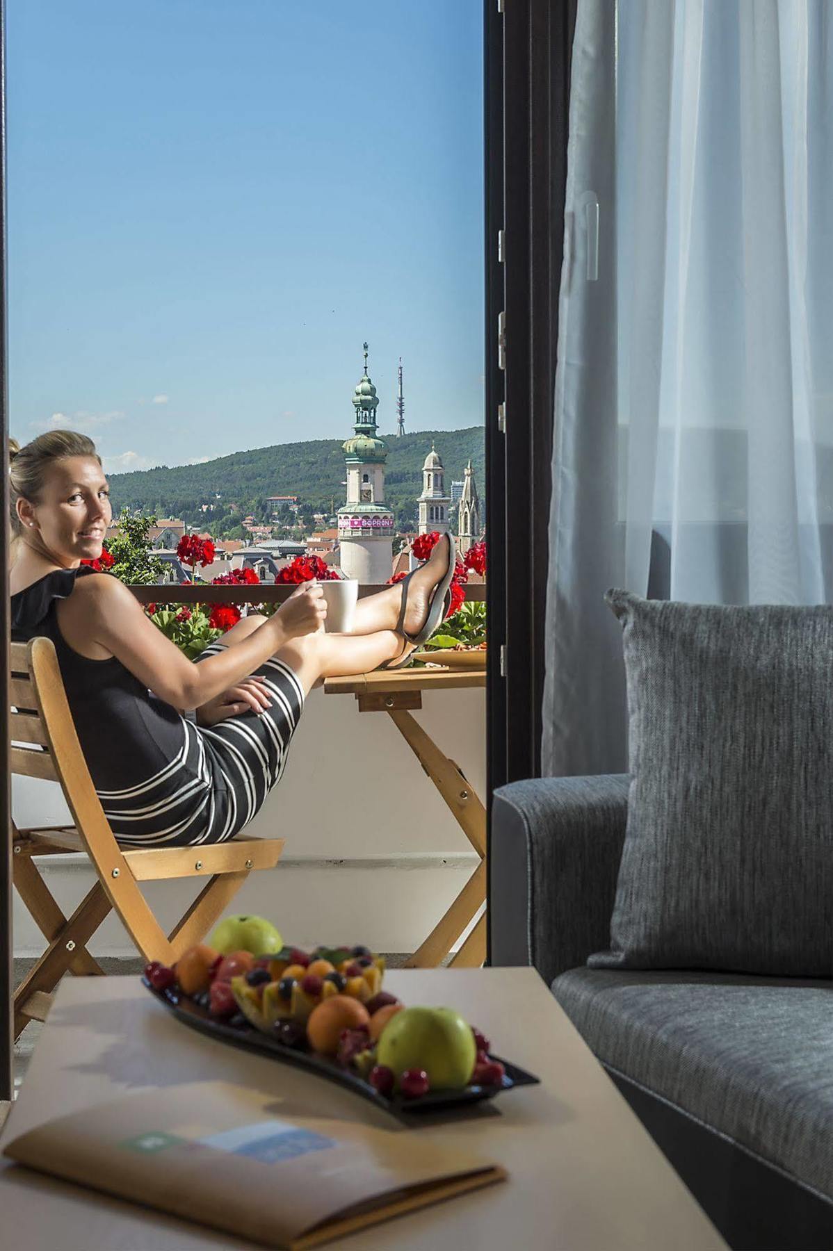Hotel Sopron Bagian luar foto