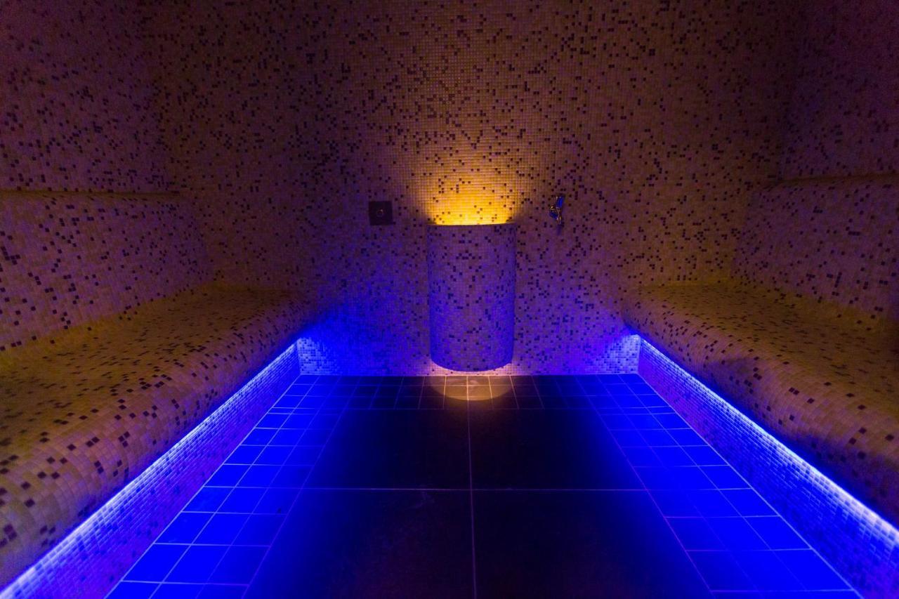 Hotel Sopron Bagian luar foto